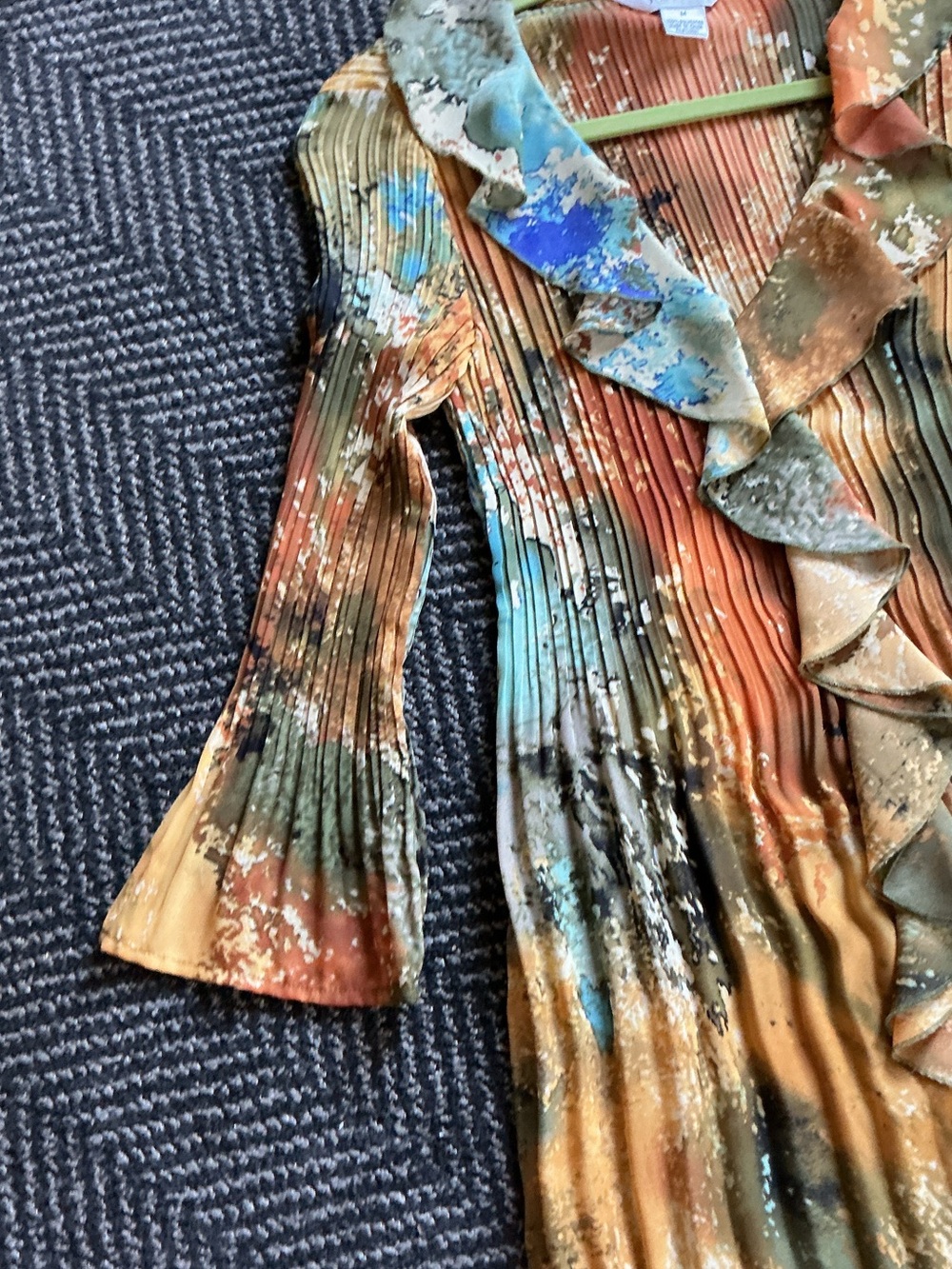 Multicolor Ruffle Front Pleated Long Sleeve blouse - Picture 3 of 6
